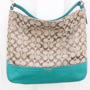 Coach #D1376- F23279  Cross Body / Shoulder Bag Excellent used condition.